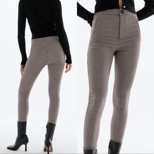 Zara • Houndstooth skinny leggings